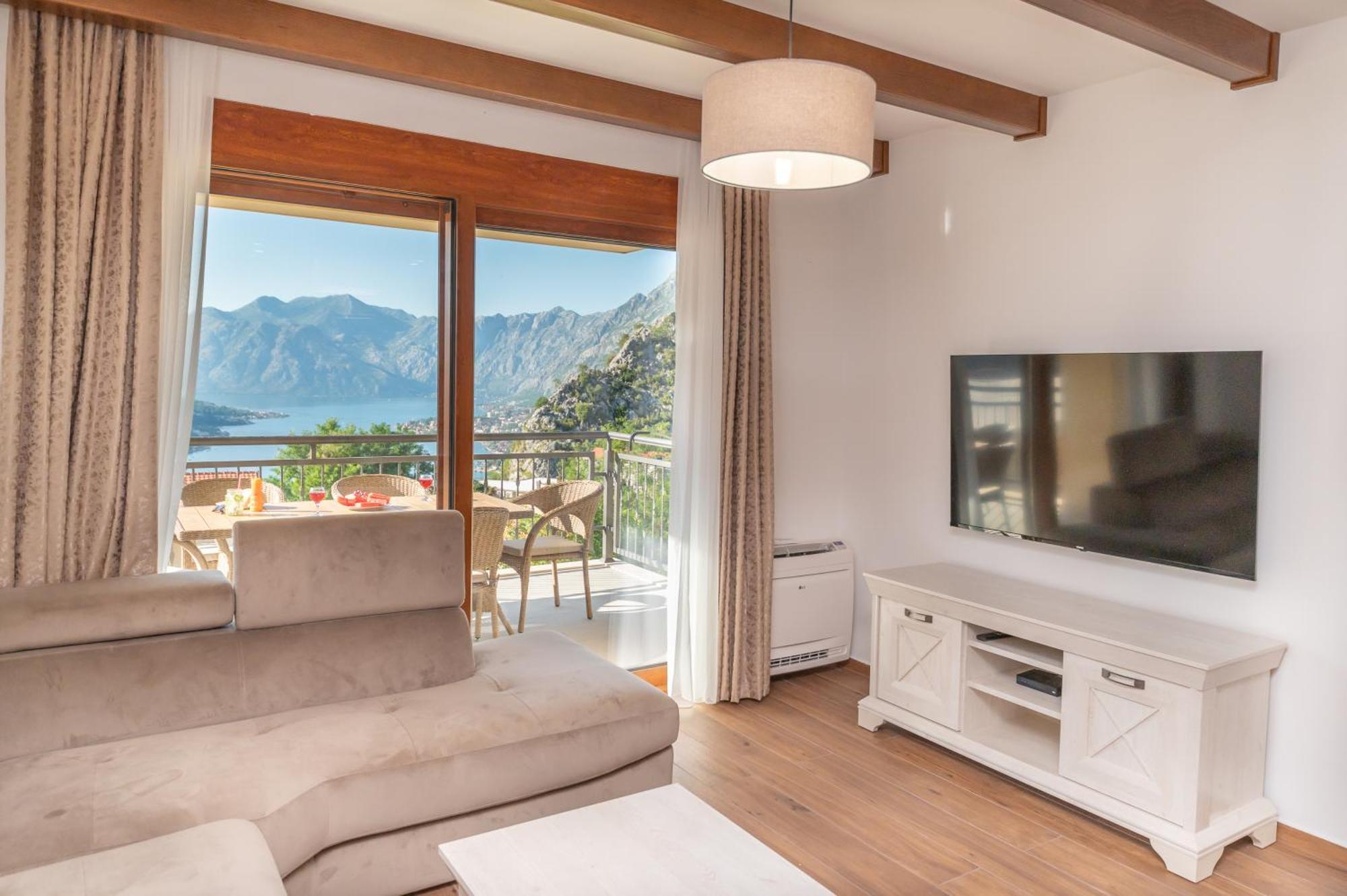 Red Hill Apartment Kotor Bagian luar foto