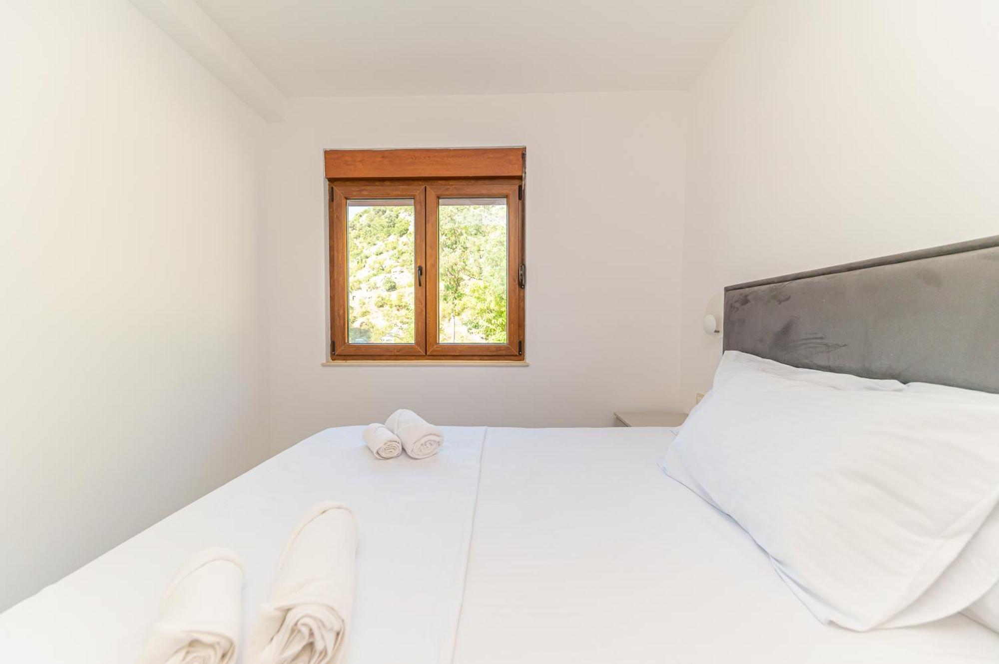 Red Hill Apartment Kotor Bagian luar foto