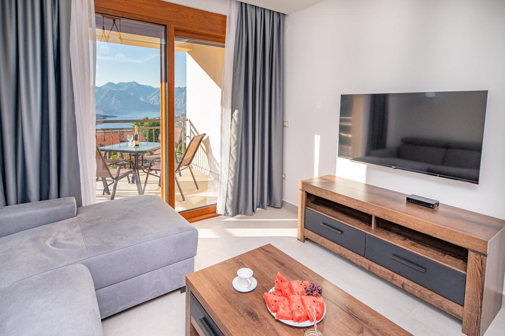Red Hill Apartment Kotor Bagian luar foto